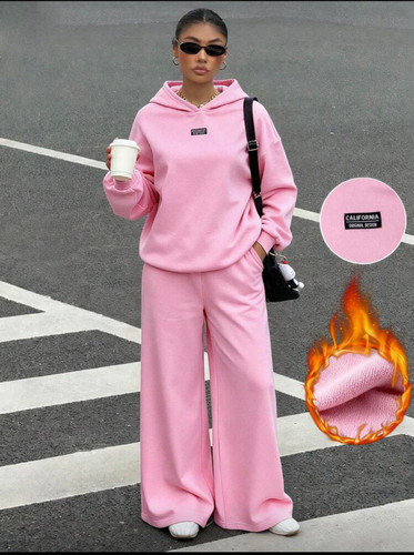 ست سوییشرت و شلوار زنانه. سوییشرت و شلوار زنانه