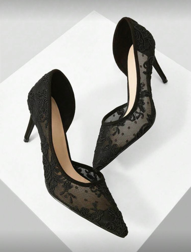 کفش زنانه. کفش شیک زنانه. کفش پاشنه بلند. کفش مجلسی زنانه. کفش پاشنه دار