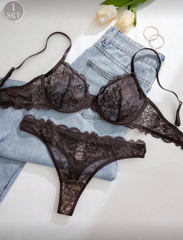 ست لباس زیر. لباس زیر زنانه. ست زنانه. شورت و سوتین ست